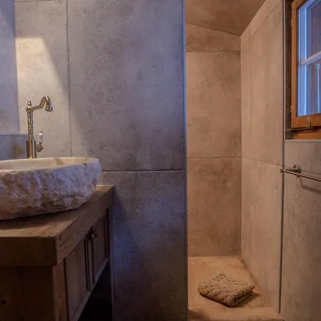 شاليه With Fireplace And Sauna