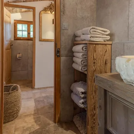 With Fireplace And Sauna شاليه ميرنغن