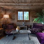 With Fireplace And Sauna Chalet *