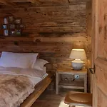 Chalet With Fireplace And Sauna